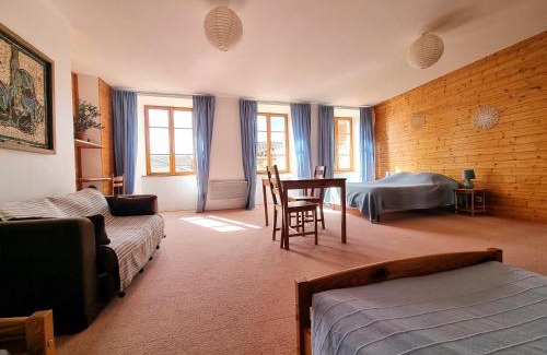 La Chaise-Dieu Bed & Breakfast | Family-Friendly Escape at Le Clos de l'Atre - Rated 8.3