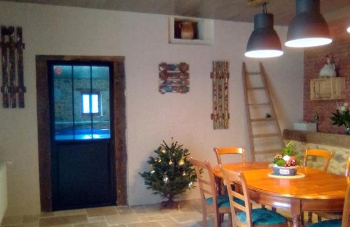 Tauxigny House | Exceptional Getaway at Le Clos de la Briollerie with Pool