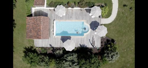 Saint-Medard Apartment | Discover Le Clos Des Buis: Oceanfront Retreat with Spa