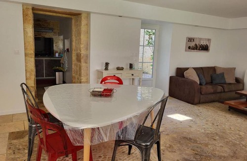 Duravel House | Discover Le Clos des Figuiers: Pet-Friendly Gîtes with Pool
