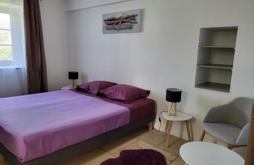 Duravel House | Discover Le Clos des Figuiers: Pet-Friendly Gîtes with Pool