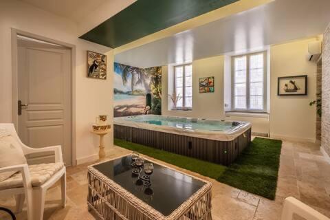 Centre Historique Apartment | Family-Friendly Retreat at Le Clos des Jacobins with Hot Tub