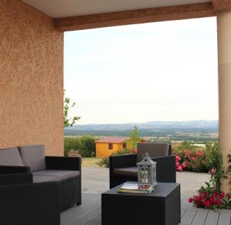 Saint-Germain-Laval Bed & Breakfast | Delightful Le Clos des Malézolles with Breakfast Included