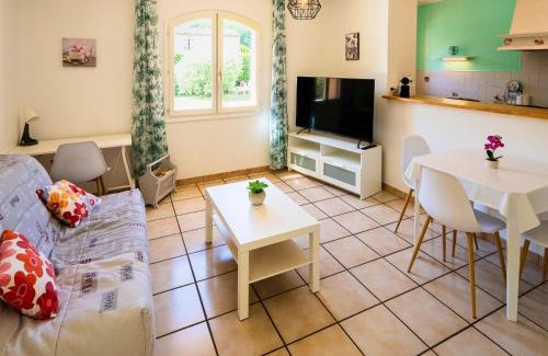 Jouques Apartment | Le Clos des Oliviers - Piscine Privée - Jardin - Parking