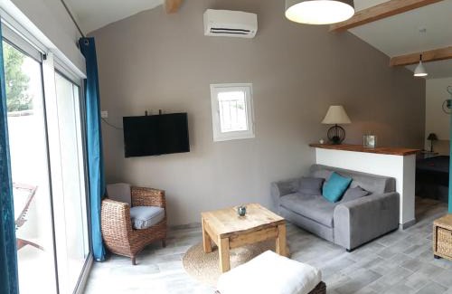 Tarascon House | Discover Le Clos des Vergers: Pet-Friendly & Family-Ready
