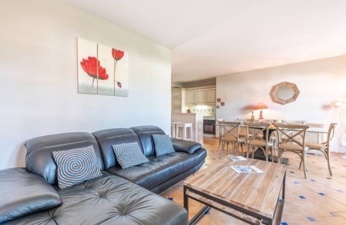 La Mole Apartment | Experience Oceanfront Bliss at Le Clos des Vignes