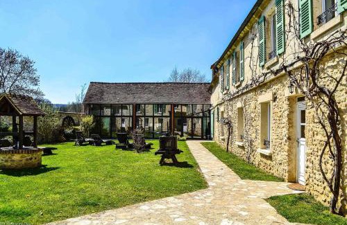 Neuville-Bosc Hotel | Discover Le Clos des Vignes - 4-Star Guest Favorite