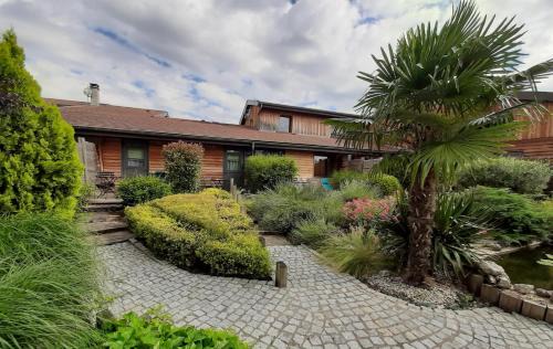 Lagnieu Hotel | Discover Le Clos du Bois Joli: Family-Friendly Retreat