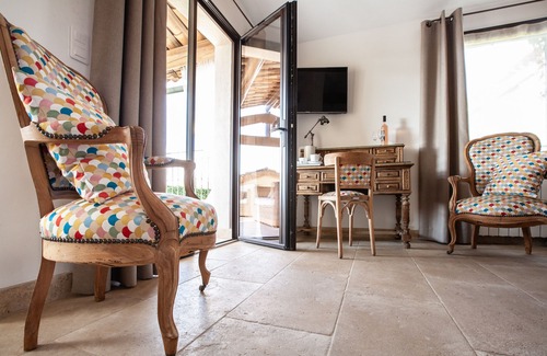 Bonnieux Hotel | Relax at Le Clos du Buis: Guest Rated 9.8 with Spa & Pool