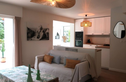 Cogolin House | Pet-Friendly Oceanfront Retreat: Le Clos du Mûrier Awaits