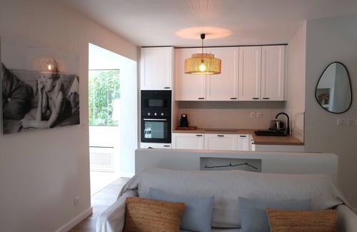 Cogolin House | Pet-Friendly Oceanfront Retreat: Le Clos du Mûrier Awaits