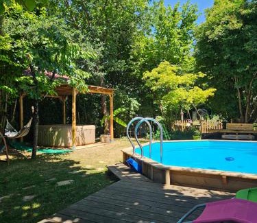 Parc-Chevreul Bed & Breakfast | Romantic Retreat at Le Clos du Moulin Dijon with Pool
