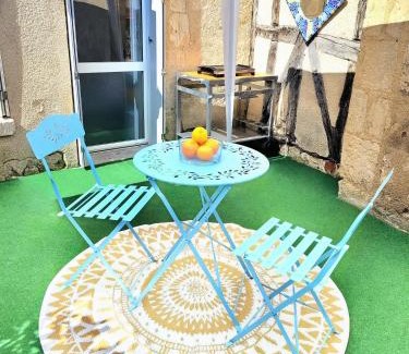 Bourges Apartment | Discover Le Clos du Poète: Guest Rated 8.9/10