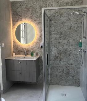 Montlouis-sur-Loire Bed & Breakfast | Discover Le Clos du Roc: 4-Star Stay with Hot Tub & Pets