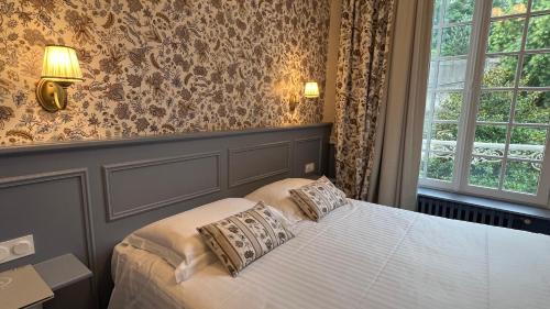 Montlouis-sur-Loire Bed & Breakfast | Discover Le Clos du Roc: 4-Star Stay with Hot Tub & Pets