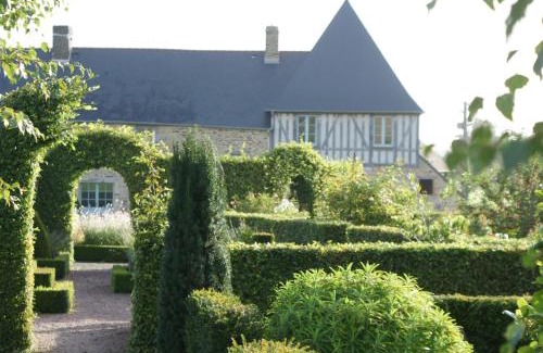 Pontorson Bed & Breakfast | Inviting Le Clos Saint-Gilles - Guest Rated 9.5/10