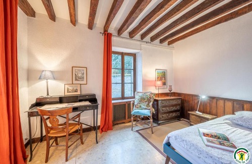 Lavilletertre House | Family-Friendly Retreat at Le Clos Saint Jean - Guest Rated 8.5