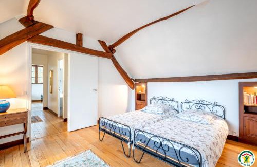 Lavilletertre House | Family-Friendly Retreat at Le Clos Saint Jean - Guest Rated 8.5