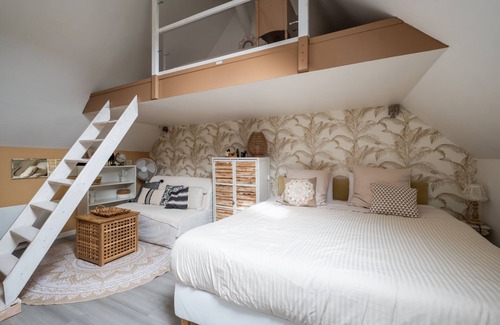 Tourny House | Guest Favorite Le Clos Saint Paul with Spa & Breakfast