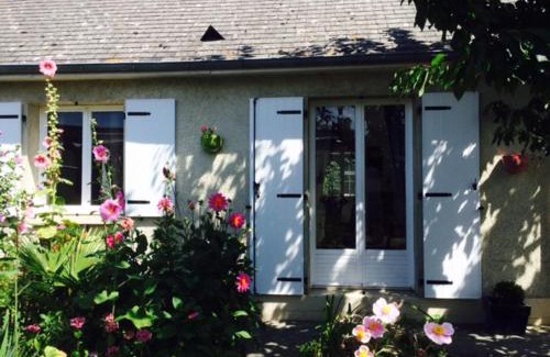 Isigny-sur-Mer House | Child-Friendly Stay at Le Clos Surcouf - Rated 9/10