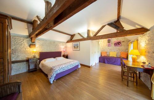 Clery-Saint-Andre Bed & Breakfast | Discover Le Clos Tilia: Family-Friendly with Top Amenities