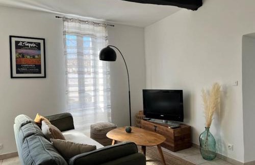 Notre-Dame-de-la-Rouviere Apartment | Explore Le Cocon: Guest Rated 10/10 with Family-Friendly Amenities