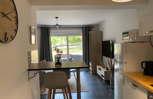 Poincare - Foch - Anatole France - Croix de Bourgogne Apartment | Le Cocon - Steps from the Station with Spa & Hot Tub