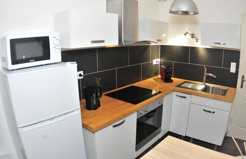 Poincare - Foch - Anatole France - Croix de Bourgogne Apartment | Le Cocon - Steps from the Station with Spa & Hot Tub
