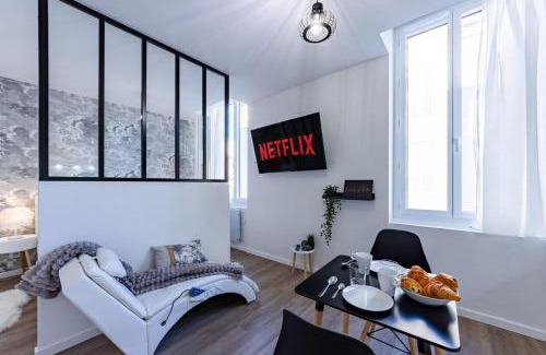 Agen Apartment | Relaxing Getaway at Le Cocon Agenais with Spa & Hot Tub