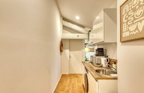 5th Arrondissement Apartment | Le Cocon - Appart climatisé - cœur de Lyon 5ème