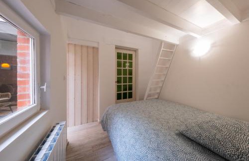 Gien House | Le Cocon: Pet-Friendly Retreat with WiFi & Parking Services