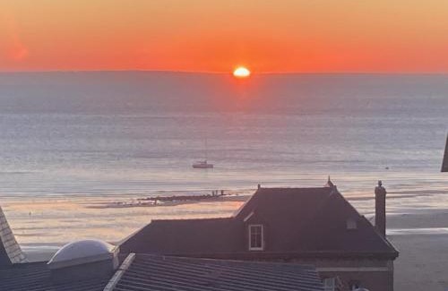 Pleneuf-Val-Andre Apartment | Oceanfront Le Cocon Bleu with Pet-Friendly Comforts