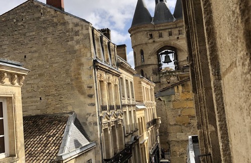 Capucins - Victoire Apartment | Relax at Le Cocon Bordelais with Spa and Child-Friendly Amenities