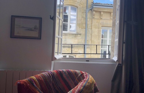 Capucins - Victoire Apartment | Relax at Le Cocon Bordelais with Spa and Child-Friendly Amenities