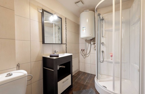 Castres Apartment | Discover Le Cocon Castrais: Family-Friendly Getaway