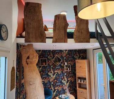 Saint-Jean-d'Elle House | Relaxing Tiny House with Hot Tub - Rated 10/10 by Guests