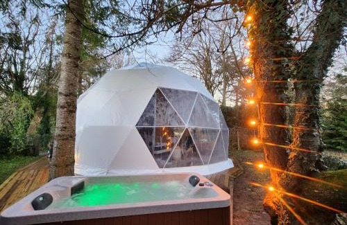 Saint-Jean-d'Elle Cabin | Relaxing Dôme with Spa and Hot Tub - Guest Rated 9.3/10