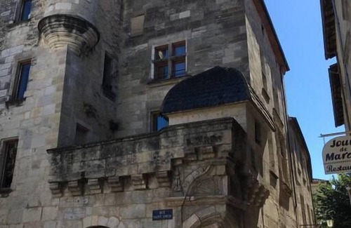 Perigueux Apartment | Relax at Le cocon d'Angela - Périgueux with Spa & Breakfast