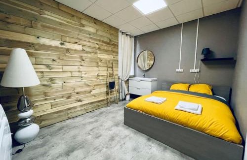 Verdun Apartment | Cozy Le Cocon de Sasha: Pet & Child Friendly Retreat
