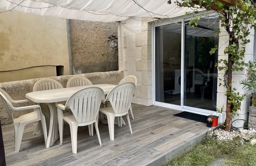 Paillet Apartment | Relaxing Retreat at Le Cocon du Coteau with Pool & Terrace