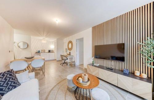 Saint-Remy-les-Chevreuse Apartment | Pet and Child Friendly Stay at Le Cocon de Chevreuse