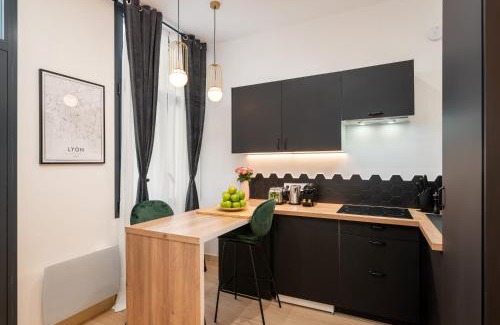 Jean Moulin - Marius Berliet Apartment | Relax at Le Cocon Hygge & SPA with Spa and Hot Tub