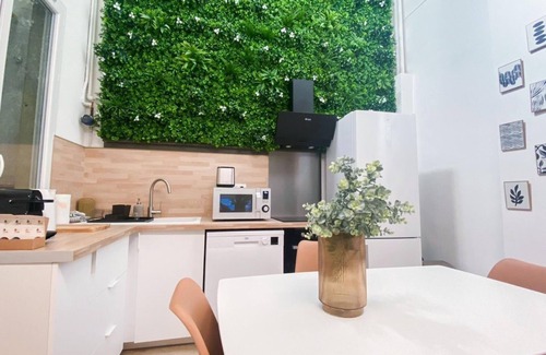 Noailles Apartment | Child-Friendly Duplex 'Le Cocon' Near Vieux-Port, Nice