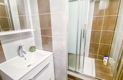 Noailles Apartment | Child-Friendly Duplex 'Le Cocon' Near Vieux-Port, Nice