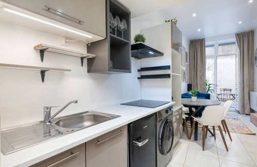 Villette - Maisons Neuves Apartment | Relax at Le Cocon Part-dieu Ré with Spa and Kitchen Access