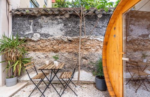 Villette - Maisons Neuves Apartment | Relaxing Retreat at Le Cocon Traboule & SPA - 4 Star Stay
