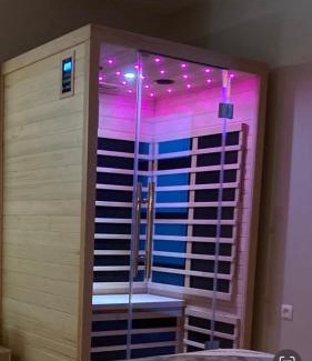 Friaucourt House | Relax at Le Cocooning: Guest Rated 9.5 & Hot Tub Bliss
