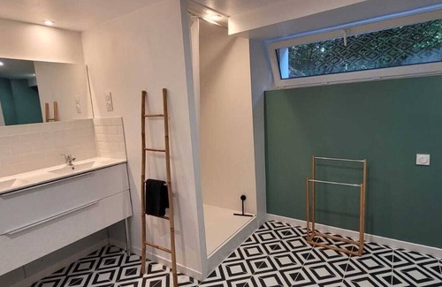 Brech Apartment | Charming Grand Studio for 3-4 in Morbihan's Vannes Area
