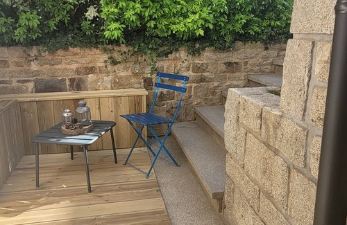 Brech Apartment | Charming Grand Studio for 3-4 in Morbihan's Vannes Area