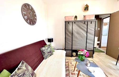 Fos-sur-Mer Apartment | Oceanfront Appartement au Phare de Fos with Superb Views